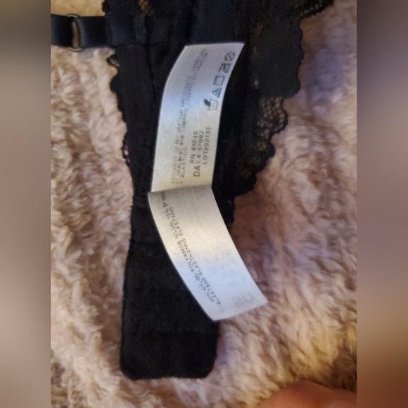 B.tempt'd wireless bra size large lace bralett - Picture 6 of 9